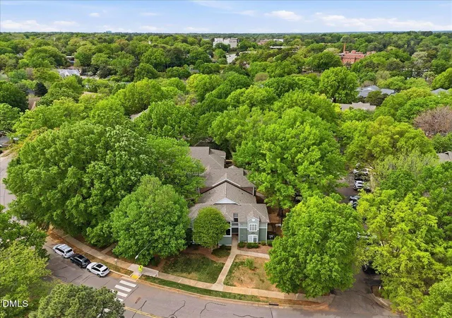 Listing Photo 4 - Condo for sale in building located at 1201 Westview Ln, Raleigh, NC 27605 - Unit #305