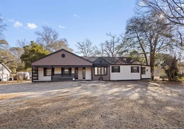 Photo 1 of Single family home for sale at 912 Main St N, Raeford, NC 28376 | MLS# 756126 | Listing updated on 2026-04-27