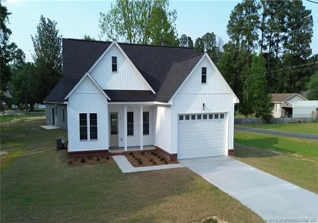 Photo 1 of Sale Pending at 469 E Poplar St, Bladenboro, NC 28320 | MLS# 761837 | Listing updated on 2026-05-14