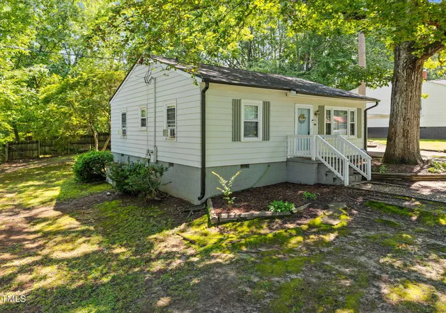 Photo 1 of Sale Pending at 860 Nelson St, Henderson, NC 27536 | MLS# 10164652 | Listing updated on 2026-05-04