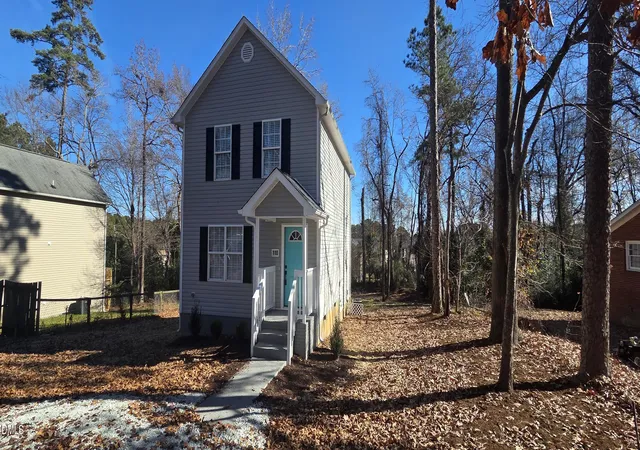 Photo 2 of Single family home for sale at 110 N Woodcrest St, Durham, NC 27703 | MLS# 10136417 | Listing updated on 2025-12-10