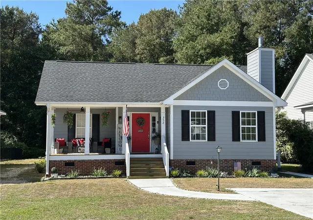 Photo 2 of Single family home for sale at 352 Grays Ln, Elizabethtown, NC 28337 | MLS# 761712 | Listing updated on 2026-05-04