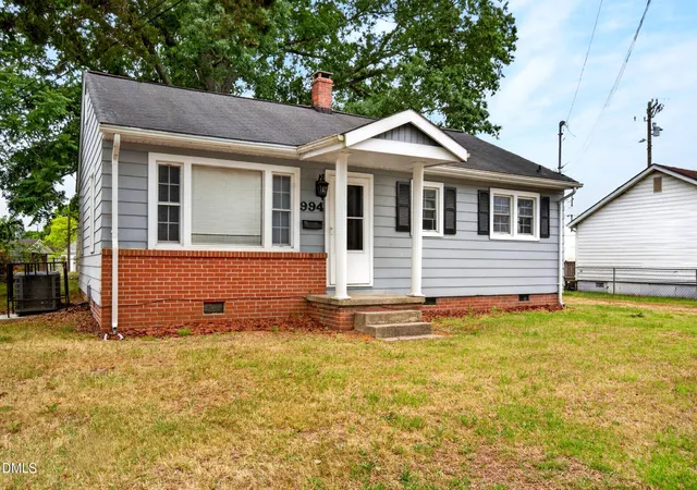 Photo 2 of Single family home for sale at 994 Maple St, Henderson, NC 27536 | MLS# 10163925 | Listing updated on 2026-05-08