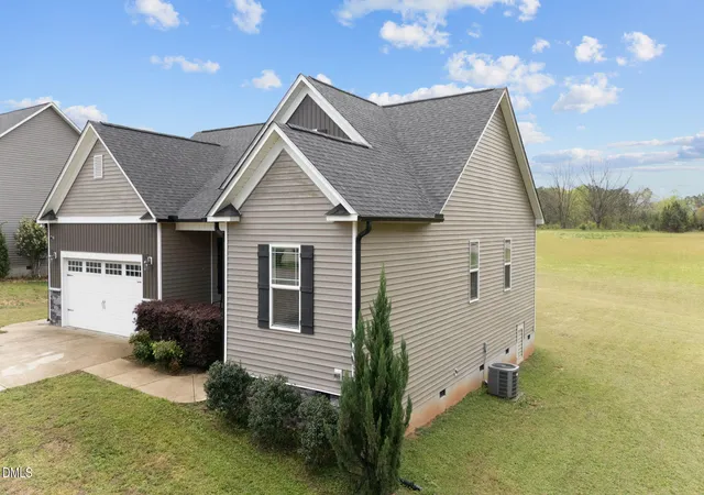 Photo 2 of Single family home for sale at 24 Carolina Landing Dr, Zebulon, NC 27597 | MLS# 10157835 | Listing updated on 2026-05-13