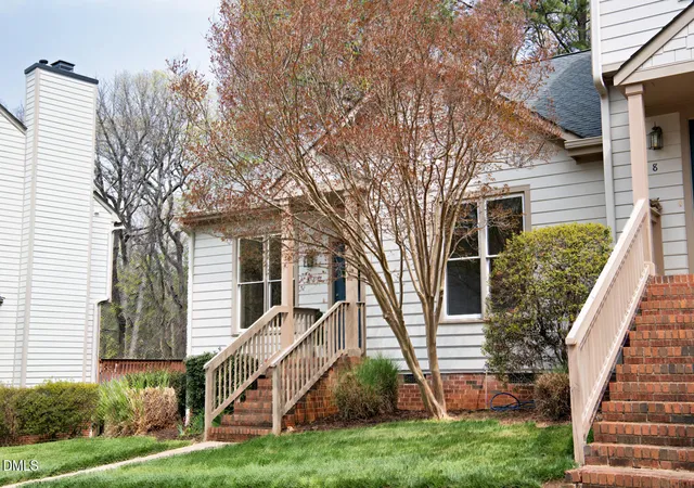 3rd image of 220 Windbyrne Dr, Cary, NC 27513 | MLS# 10155783