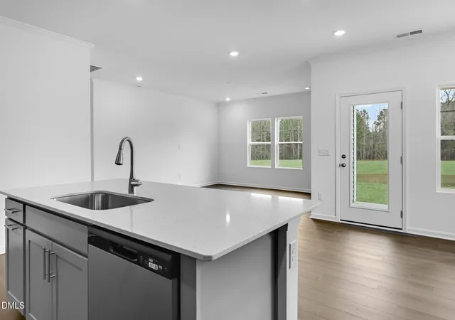 Photo 3 of Single family home for sale at 500 Venetian Dr, Sanford, NC 27330 | MLS# 10135508 | Listing updated on 2026-05-13