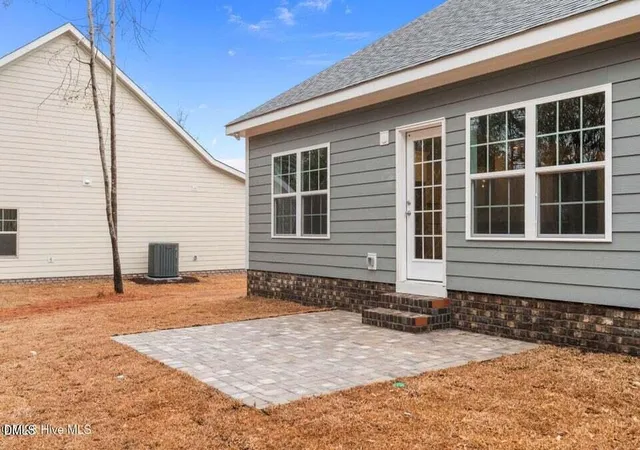 Photo 18 of Single family home for sale at 225 Telluride Ct, Aberdeen, NC 28315 | MLS# 10134797 | Listing updated on 2026-03-26