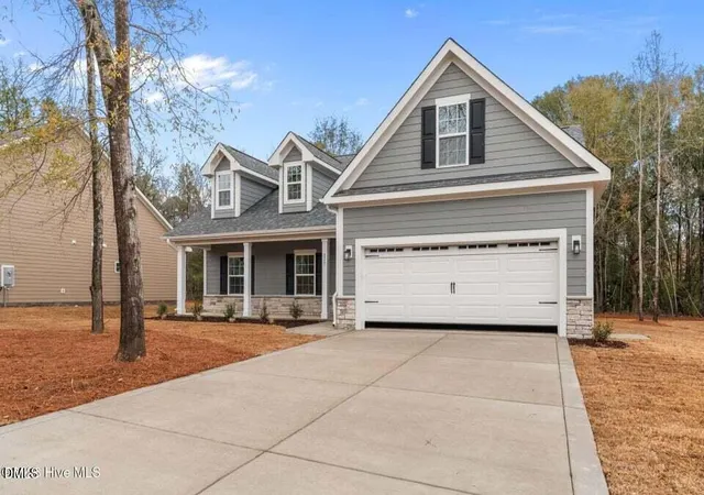 Photo 2 of Single family home for sale at 225 Telluride Ct, Aberdeen, NC 28315 | MLS# 10134797 | Listing updated on 2026-03-26