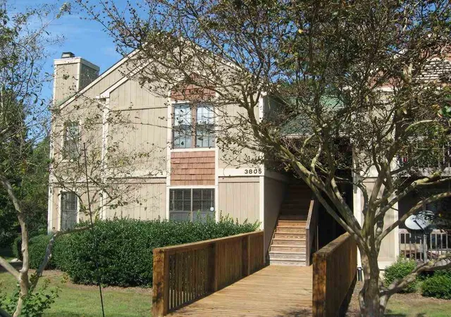Photo 1 of Condominium at 3805 Chimney Ridge Pl #108, Durham, NC 27713 | MLS# 2035035 | | Sold on 2015-12-07