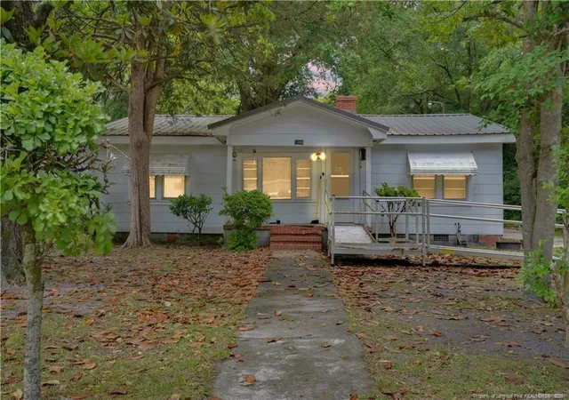 Photo 1 of Single family home for sale at 1006 James St, Elizabethtown, NC 28337 | MLS# 761974 | Listing updated on 2026-05-13