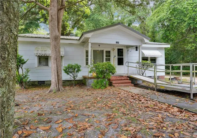 Photo 2 of Single family home for sale at 1006 James St, Elizabethtown, NC 28337 | MLS# 761974 | Listing updated on 2026-05-13
