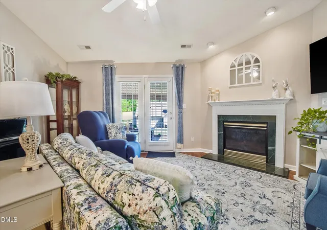 2nd image of 3027 Maple Ave #Apt D2, Burlington, NC 27215 | MLS# 10163105