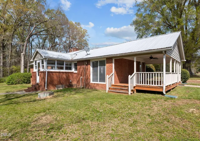 Photo 2 of Single family home for sale at 2251 Castle Rock Farm Rd, Pittsboro, NC 27312 | MLS# 10156977 | Listing updated on 2026-04-02