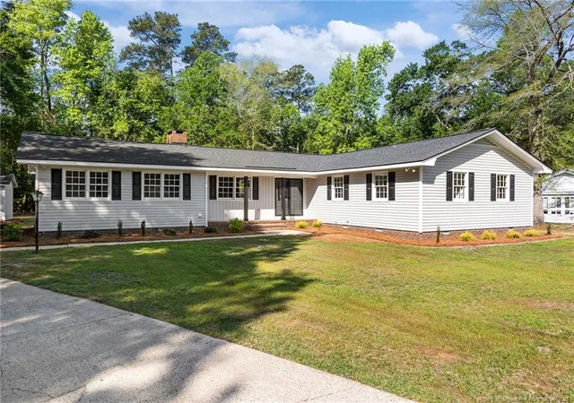 Photo 2 of Sale Pending at 353 Happy Valley Rd, Elizabethtown, NC 28337 | MLS# 760784 | Listing updated on 2026-05-04
