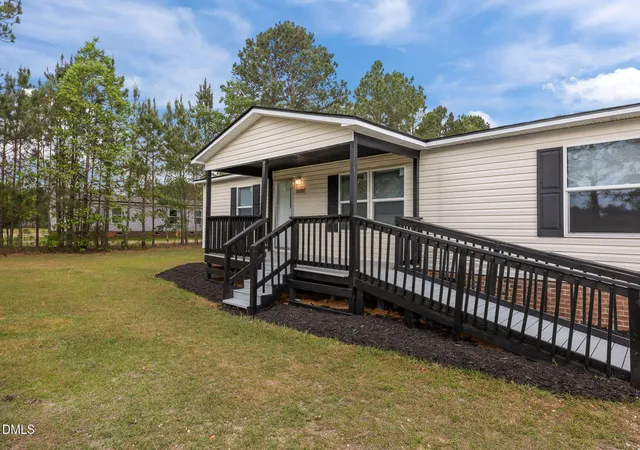 Photo 2 of Manufactured home for sale at 2800 Lobelia Rd, Vass, NC 28394 | MLS# 10164527 | Listing updated on 2026-05-02
