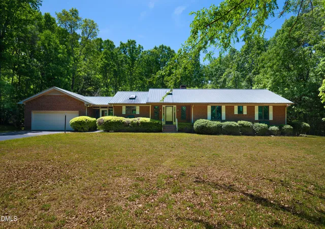 Photo 1 of Single family home for sale at 1044 Log Barn Rd, Pittsboro, NC 27312 | MLS# 10162540 | Listing updated on 2026-05-14