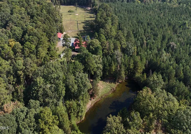 Photo 2 of Sale Pending at 104 Bridle Path Ln, Carthage, NC 28327 | MLS# 10088250 | Listing updated on 2026-04-13