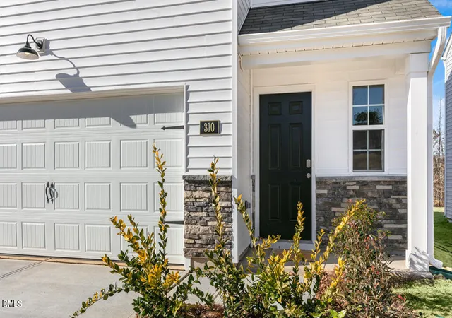 Photo 3 of Single family home for sale at 110 Vignette Dr, Smithfield, NC 27577 | MLS# 10160549 | Listing updated on 2026-04-17