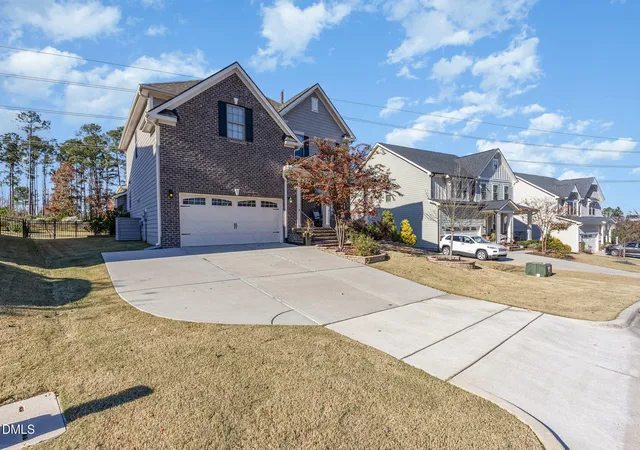 Photo 2 of Sale Pending at 2010 Song Breeze Ln, Apex, NC 27502 | MLS# 10133252 | Listing updated on 2026-03-31
