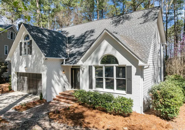 Photo 2 of Single family home for sale at 2117 Carriage Way, Chapel Hill, NC 27517 | MLS# 10153525 | Listing updated on 2026-05-07