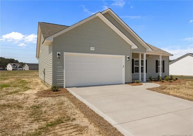 Photo 2 of Single family home for sale at 125 Orchard Ln, Parkton, NC 28371 | MLS# 754962 | Listing updated on 2026-04-17