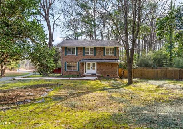 Photo 41 of Single family home for sale at 15 Abbey Rd, Chapel Hill, NC 27516 | MLS# 10152208 | Listing updated on 2026-05-01