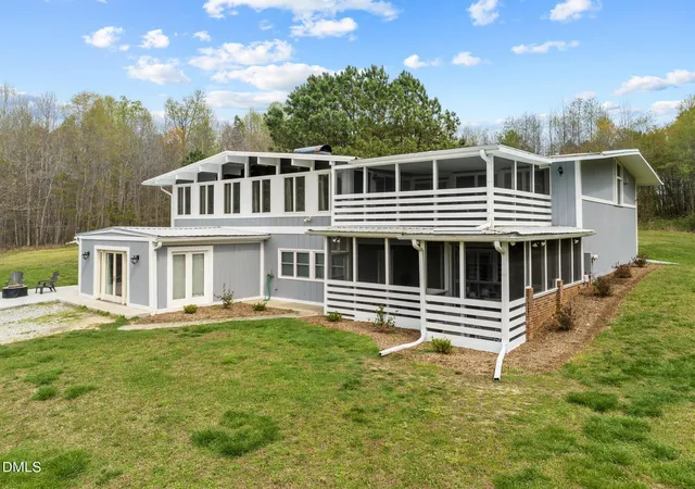 Photo 2 of Single family home for sale at 154 Hoyle Ln, Henderson, NC 27537 | MLS# 10161985 | Listing updated on 2026-04-23