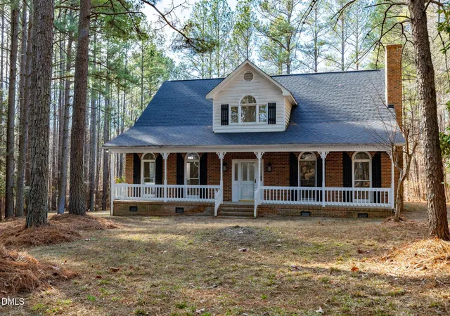 Photo 1 of Single family home for sale at 892 Franklin Ln, Henderson, NC 27537 | MLS# 10138254 | Listing updated on 2026-04-17