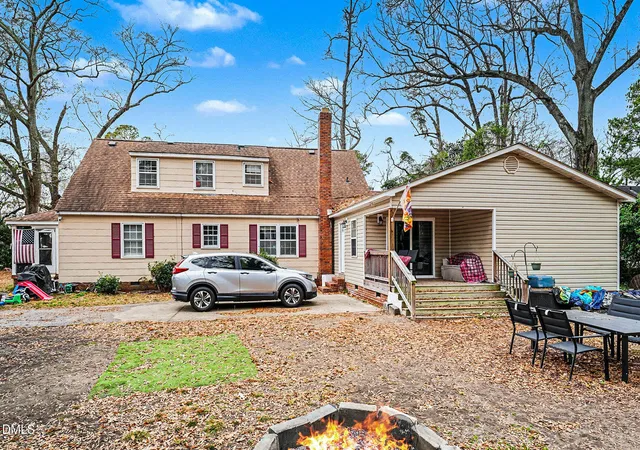 Photo 33 of Single family home for sale at 109 S Austin St, Maxton, NC 28364 | MLS# 10138715 | Listing updated on 2026-05-02