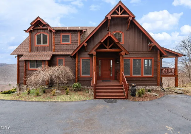 Photo 1 of Single family home for sale at 635 Acorn Nvno, Zionville, NC 28698 | MLS# 10158908 | Listing updated on 2026-04-24