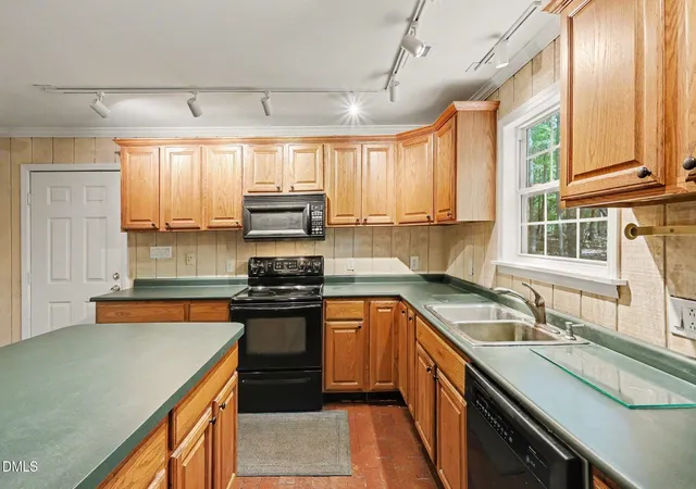 Photo 4 of Sale Pending at 1037 Graham Sherron Rd, Wake Forest, NC 27587 | MLS# 10162936 | Listing updated on 2026-05-11