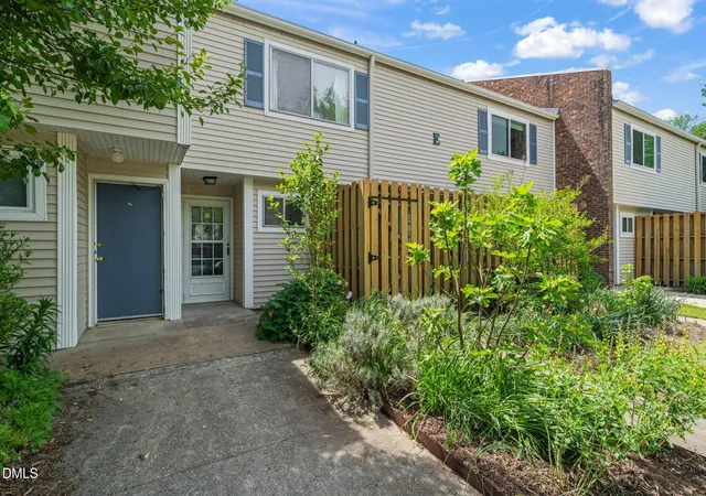 Photo 1 of Condo for sale at 220 Elizabeth St #E7, Chapel Hill, NC 27514 | MLS# 10159808 | Listing updated on 2026-05-05