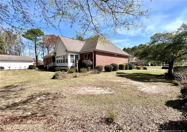 Photo 2 of Sale Pending at 4901 Willow Oak Dr, Lumberton, NC 28358 | MLS# 751851 | Listing updated on 2026-05-07