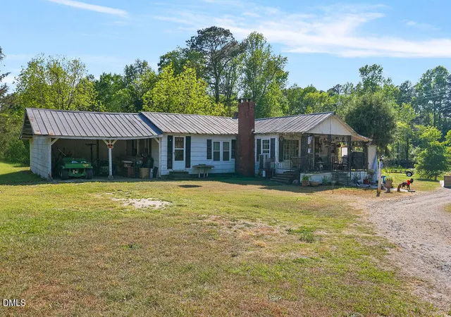 Photo 2 of Single family home for sale at 3976 Vass Carthage Rd, Carthage, NC 28327 | MLS# 10162288 | Listing updated on 2026-05-02