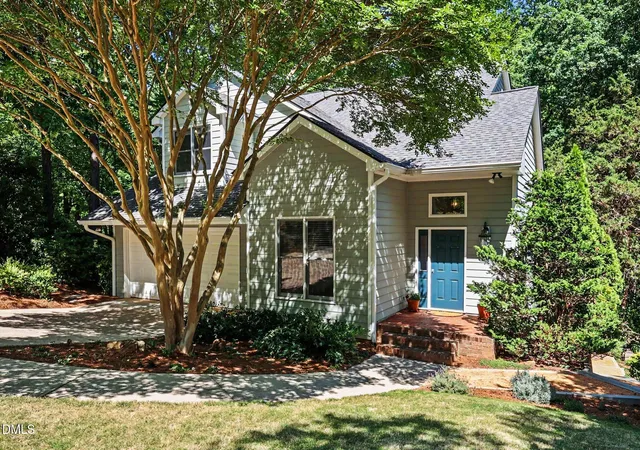 Photo 2 of Sale Pending at 101 Glenview Pl, Chapel Hill, NC 27514 | MLS# 10163248 | Listing updated on 2026-05-04