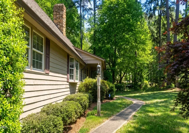 Photo 2 of Single family home for sale at 1602 Peace St, Henderson, NC 27536 | MLS# 10161019 | Listing updated on 2026-05-13