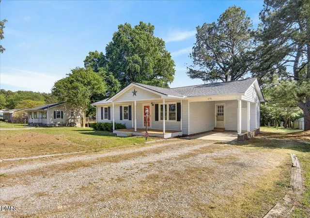 Photo 2 of Single family home for sale at 1020 Jackson Royster Rd, Henderson, NC 27537 | MLS# 10160938 | Listing updated on 2026-04-17