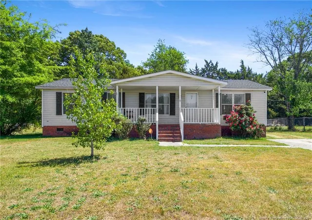 Photo 2 of Manufactured home for sale at 1701 O'bannon Dr, Raeford, NC 28376 | MLS# 760812 | Listing updated on 2026-04-17