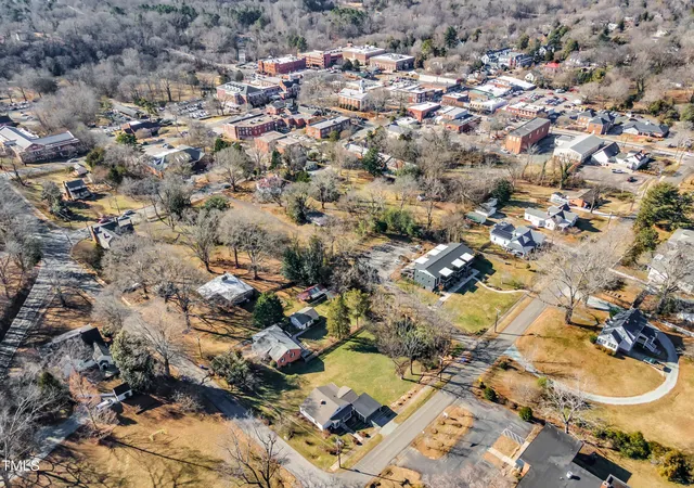 Photo 33 of Sale Pending at 152 E Tryon St, Hillsborough, NC 27278 | MLS# 10083082 | Listing updated on 2026-04-28