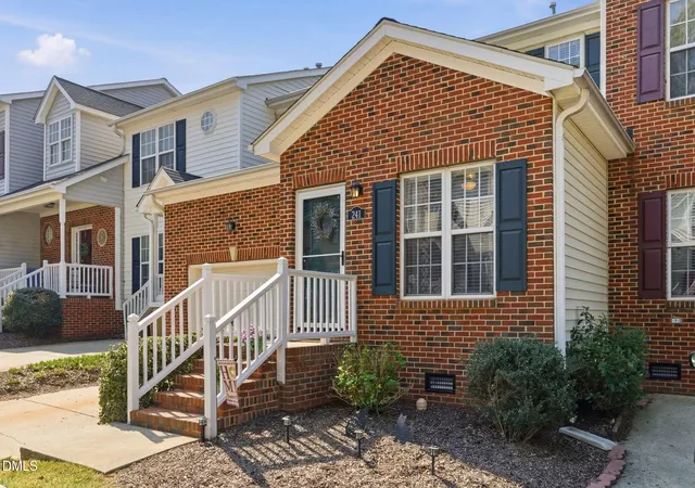 3rd image of 241 Grand Pointe Dr, Garner, NC 27529 | MLS# 10155618