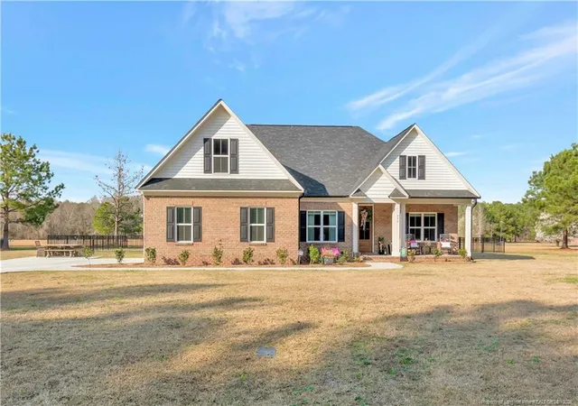 Photo 1 of Single family home for sale at 570 Old Tower Rd, Lumberton, NC 28360 | MLS# 758530 | Listing updated on 2026-04-12