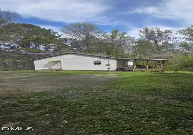 Photo 2 of Single family home for sale at 603 S 10th Street, Lillington, NC 27546 | MLS# 10154981 | Listing updated on 2026-04-15