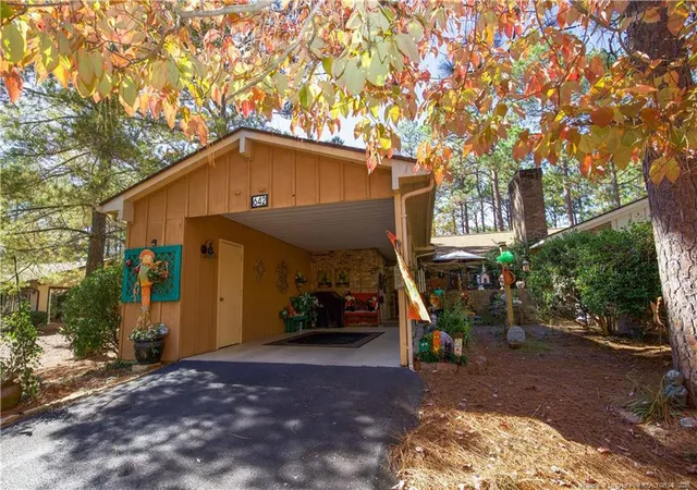 Photo 2 of Townhouse for sale at 642 Redwood Dr, Southern Pines, NC 28387 | MLS# 756197 | Listing updated on 2026-01-21