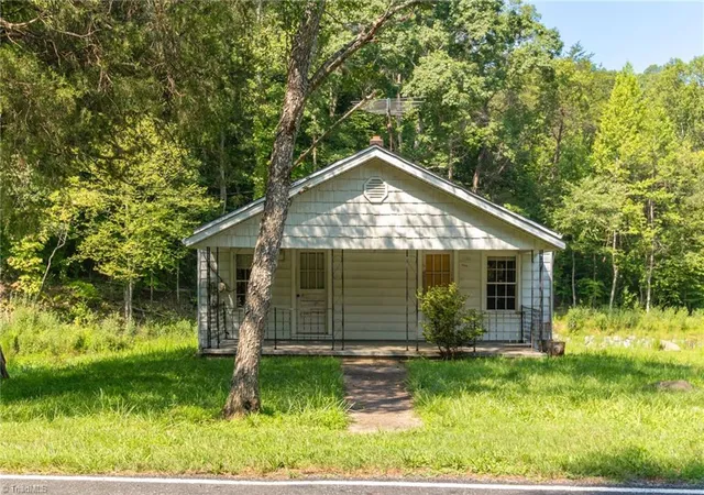 3rd image of 5650 Waller Rd, Pfafftown, NC 27040 | MLS# 1228613