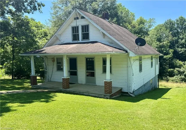 1st image of 375 Retrivers Ln, Hillsville, VA 24343 | MLS# 1229800