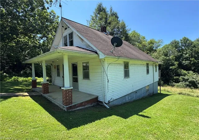 24th image of 375 Retrivers Ln, Hillsville, VA 24343 | MLS# 1229800