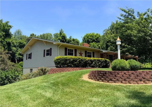 Homes for sale in Elkin, NC | 176 Robin Rd, Elkin, NC 28621 | MLS# 1224110
