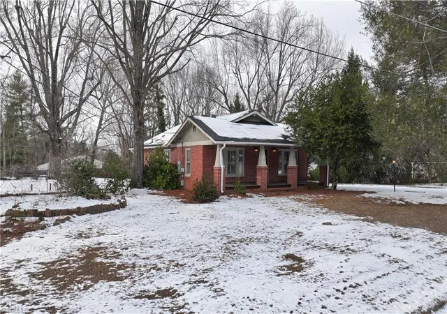 2nd image of 106 Brinkley Pl, High Point, NC 27265 | MLS# 1208313