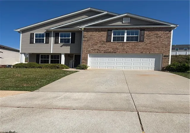 Photo 1 of Single family home for sale at 5105 Black Forest Dr, Greensboro, NC 27405 | MLS# 1219752 | Listing updated on 2026-10-07