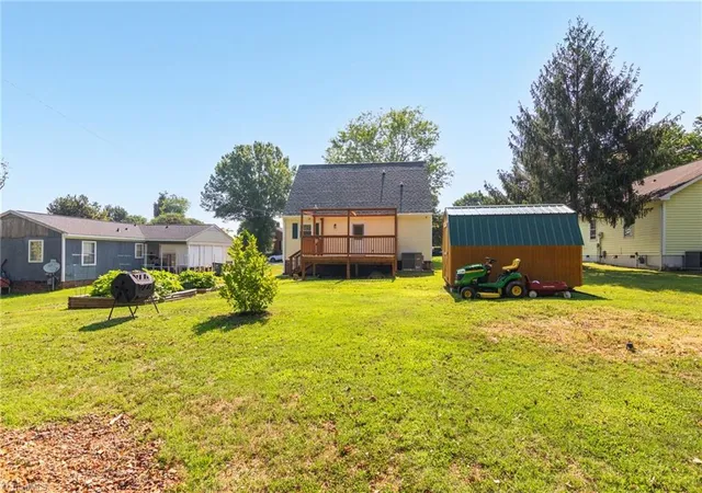 30th image of 1615 Upland Dr, Greensboro, NC 27405 | MLS# 1226656